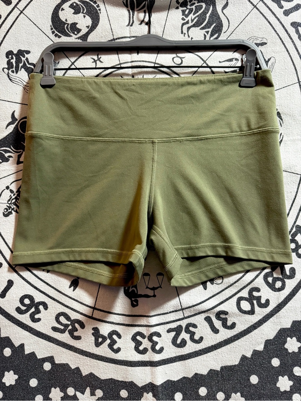 FLEO Shadow Sage Shorts Size L (Original)
